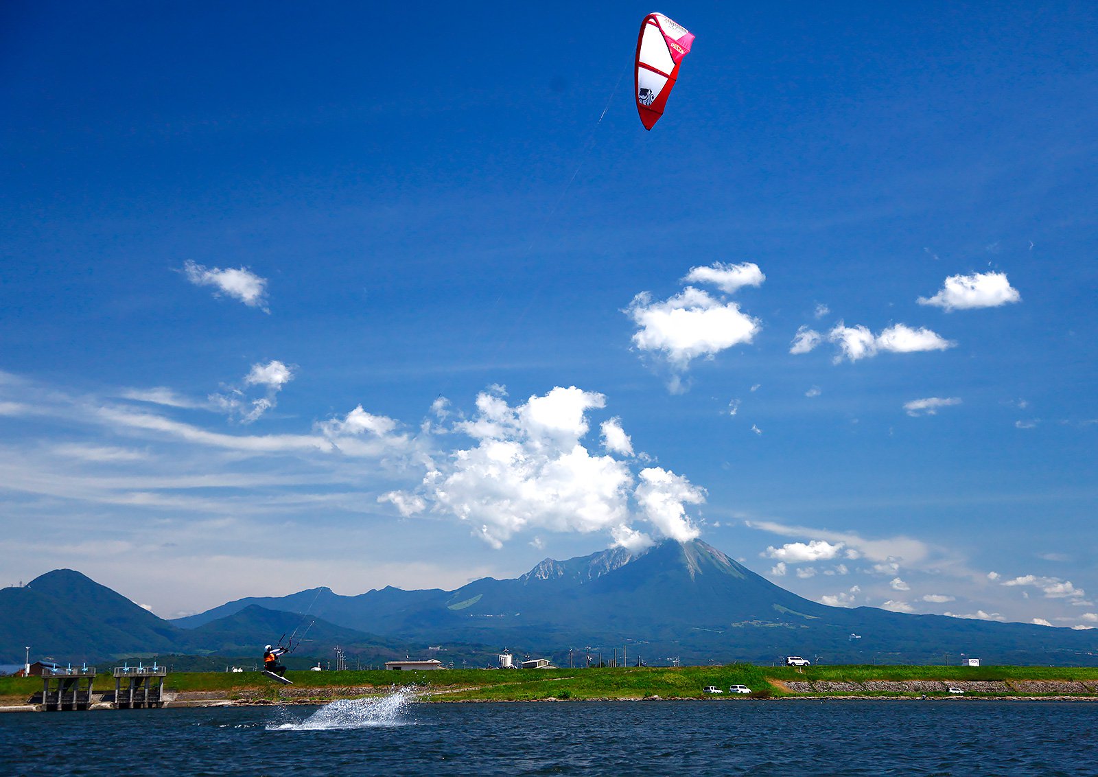 海のアクティビティと大山